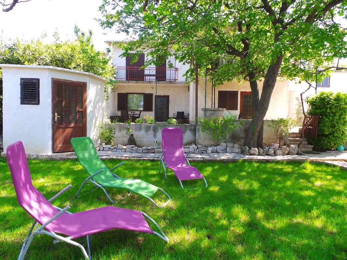 Apartments Pjescana Uvala/Istrien 17335