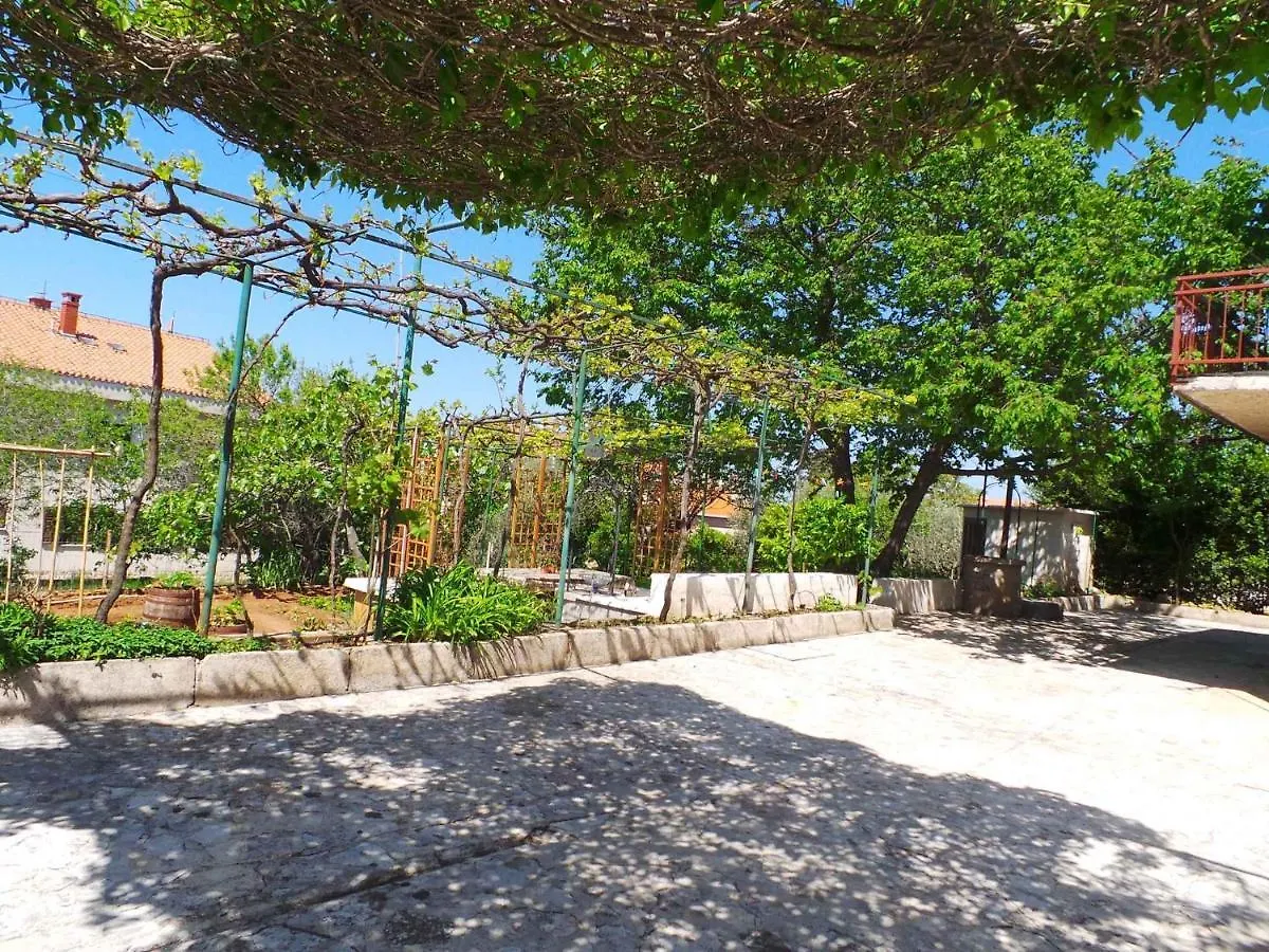 Apartments Pjescana Uvala/Istrien 17335