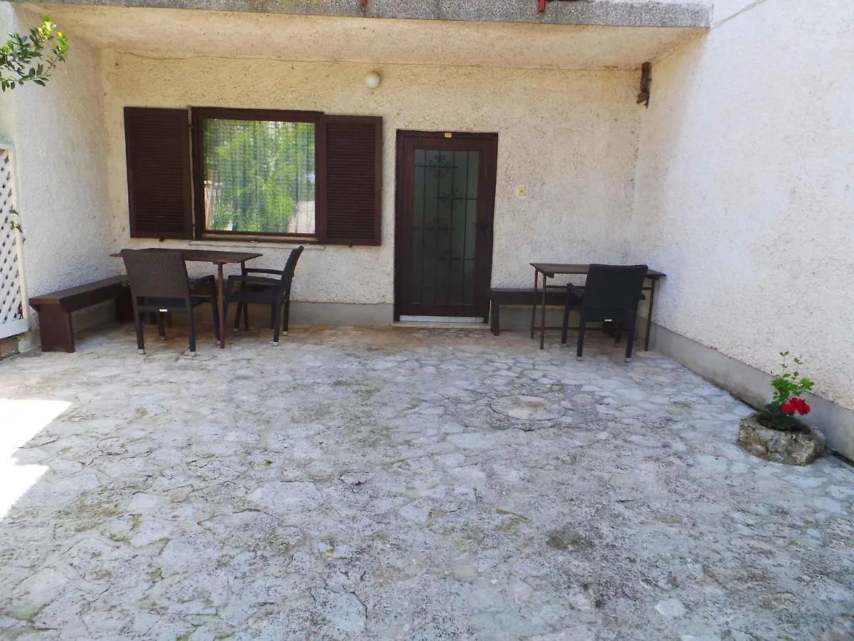 Apartments Pjescana Uvala/Istrien 17335