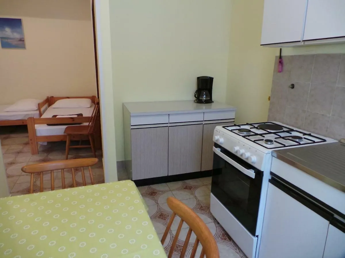 Apartments Pjescana Uvala/Istrien 17335 0*,  Хорватия